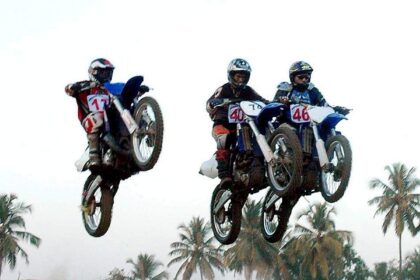 Three riders at the finish point at the Super Cross, at Navelim on Sunday.                Photos: Dinsa
