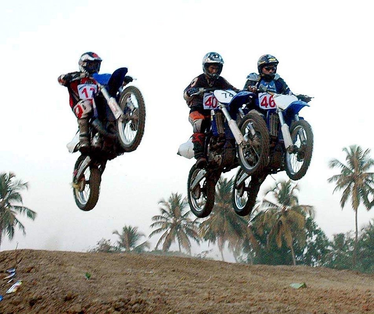 Three riders at the finish point at the Super Cross, at Navelim on Sunday.                Photos: Dinsa