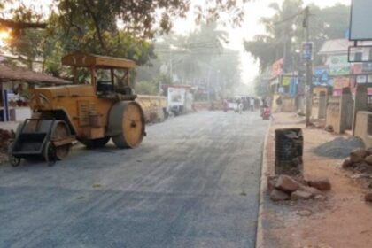 Three-year misery of Calangute locals ends with hot mixing of roads