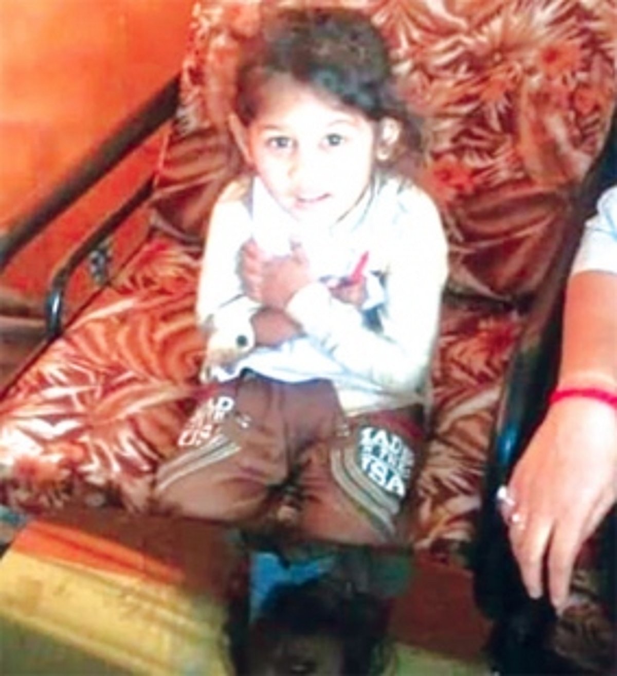 Three-year-old girl found wandering Margao’s Gandhi Market alone