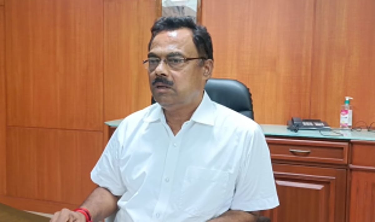 Thwarted by sand bar, fishing boat owners push for speedy construction of breakwater at Cutbona