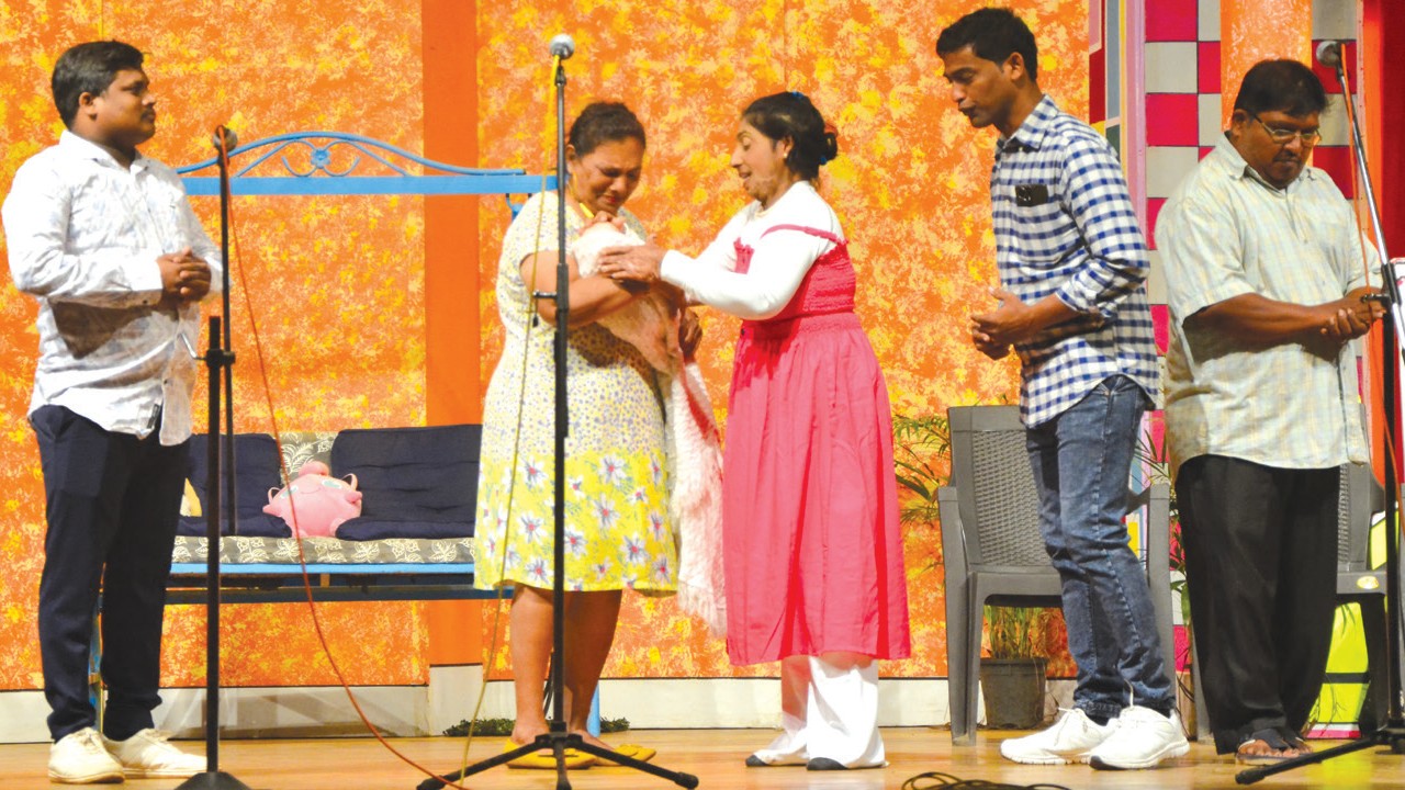 Tiatr 'Dubav' Explores Marital Struggles and Family Tensions