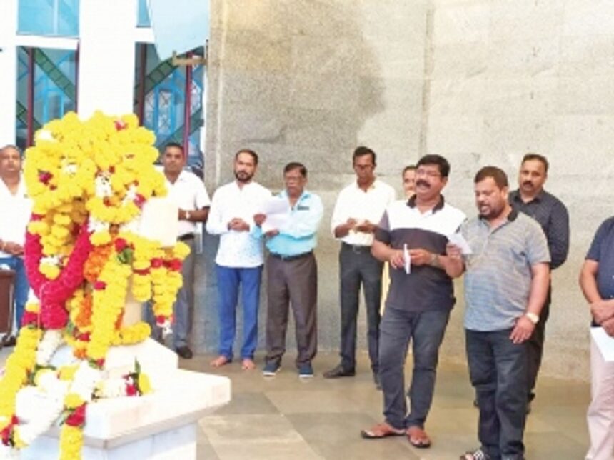 Tiatrists lend their voices at litany to pray for MLAs