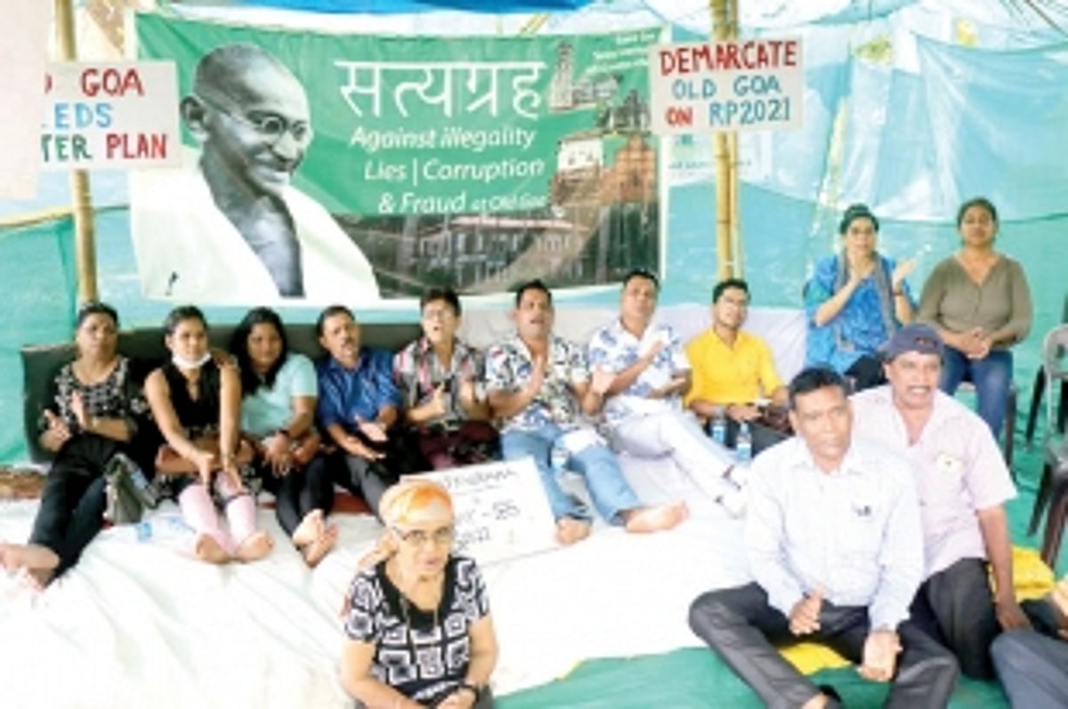 Tiatrists on the Old Goa stage to sing and fight for Goa