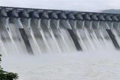 Tillari dam breached; traffic held up for 6 hrs