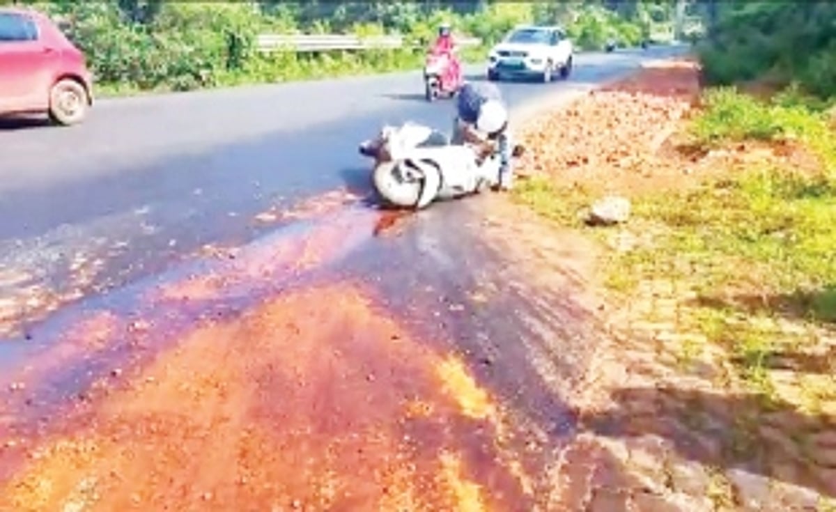 Timely action prevents accidents as tanker spills oil in Kundaim