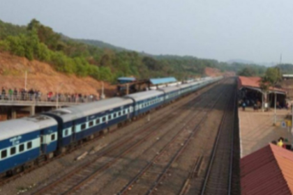 Tivim RPF hands over cash heavy bag to passenger