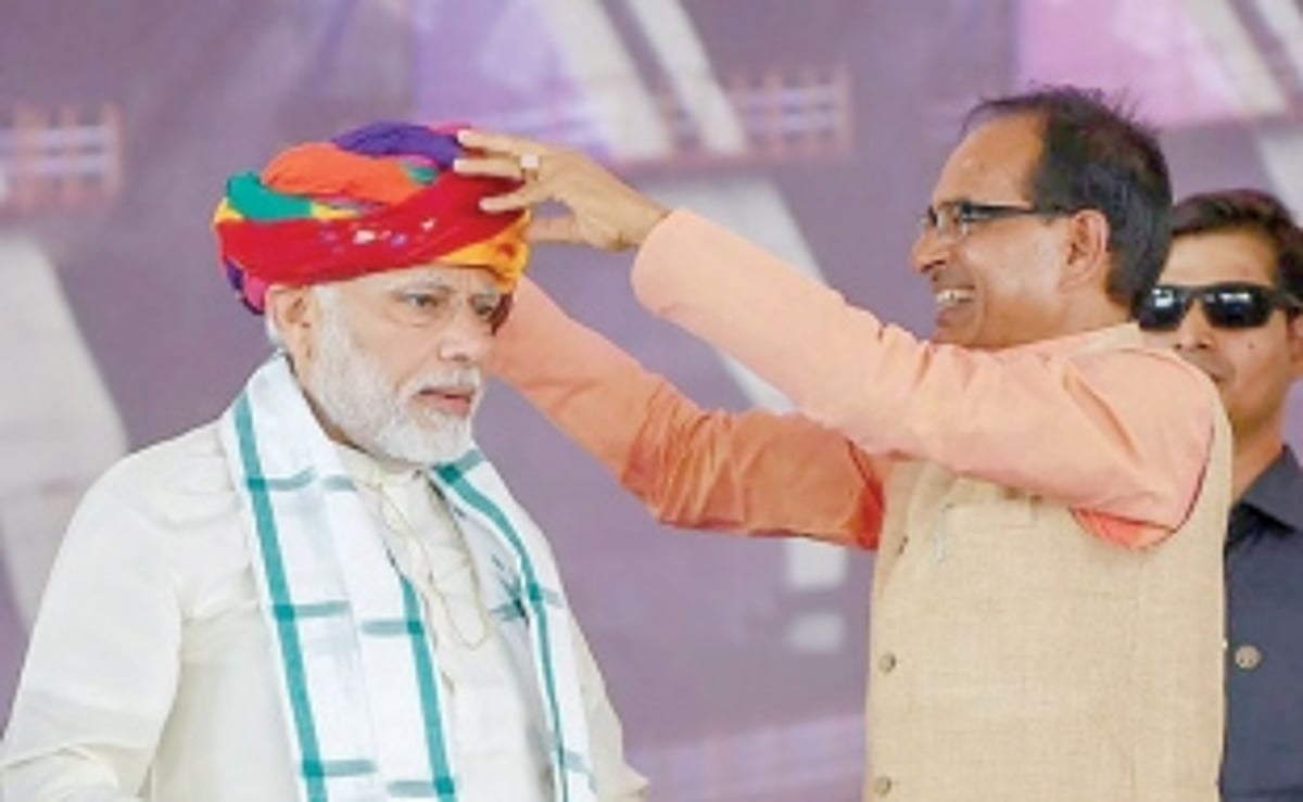 To glorify one family, deliberate attempts made to belittle contributions of other leaders: PM Modi