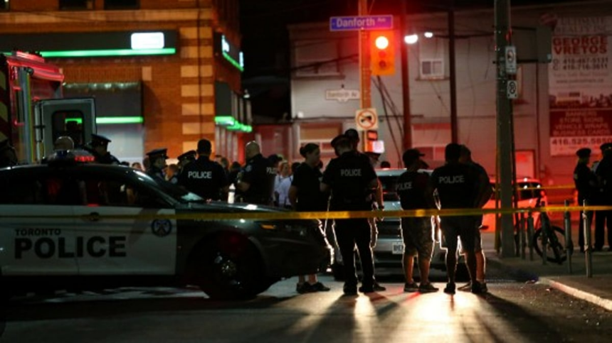 Toronto Shooting Leaves 1 Dead, 5 Injured in Lawrence Heights 1 Toronto Shooting Leaves 1 Dead, 5 Injured in Lawrence Heights