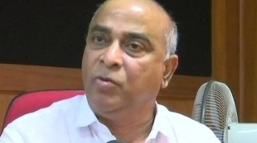 Tourism Minister turns down government employment for striking lifeguards 1 Tourism Minister turns down government employment for striking lifeguards