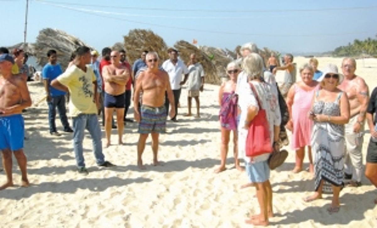 Tourism officials stop operation  of shacks at Majorda-Utorda