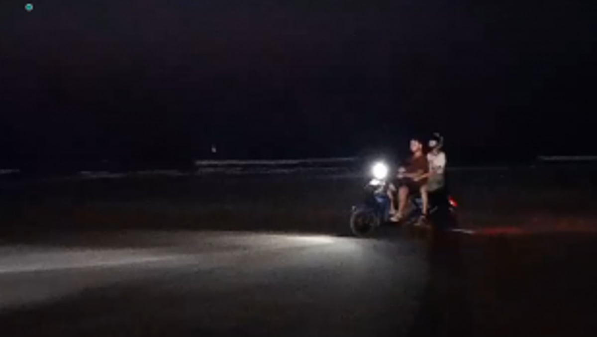 Tourist's Reckless Beach Riding Threatens Olive Ridley Turtle Nesting Site in Morjim