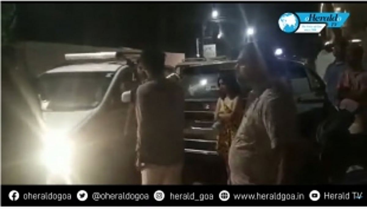 Tourists, taxi operators clash  in Morjim over parking issue