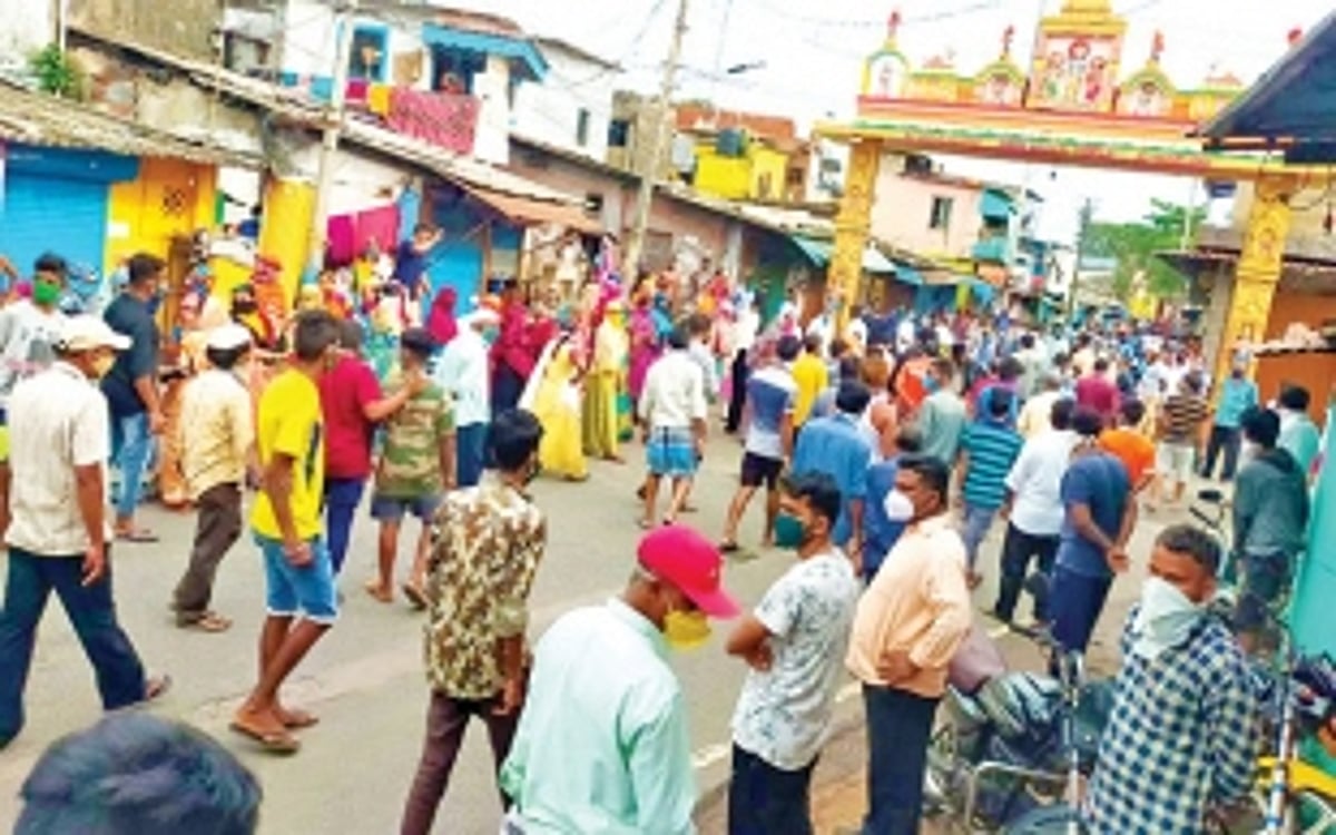 Tracing back the timeline of the containment zone