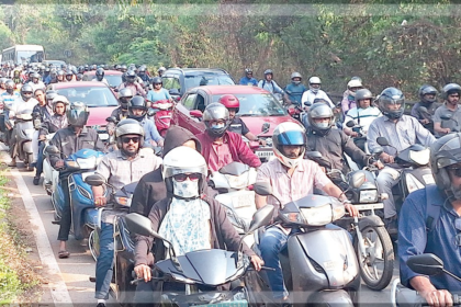 Traffic Chaos on Second Mandovi Bridge Due to Nehru Bridge Closure in Goa