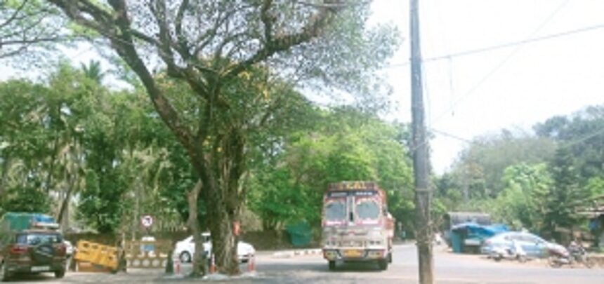 Traffic chaos,  confusion prevail  at Usgao junction