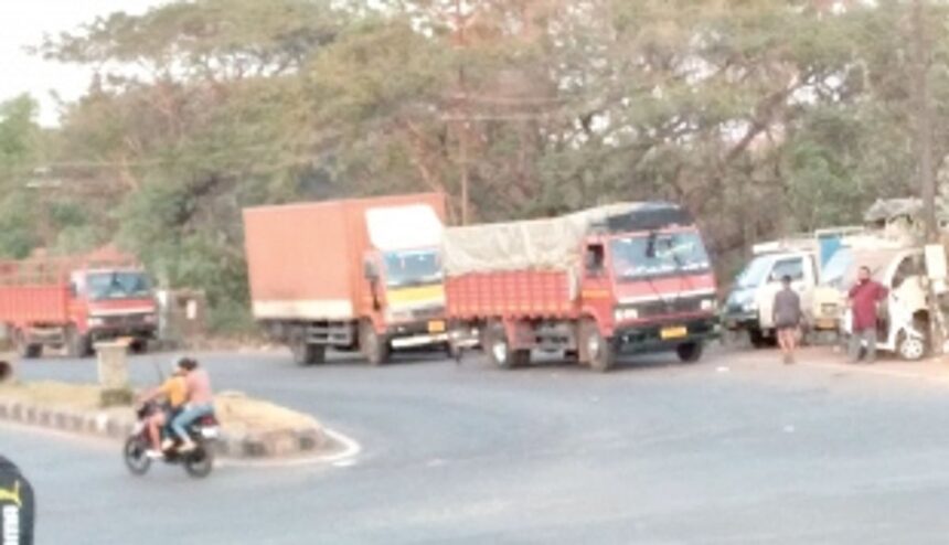 Traffic circle, need of the hour at road junction near Varnapuri