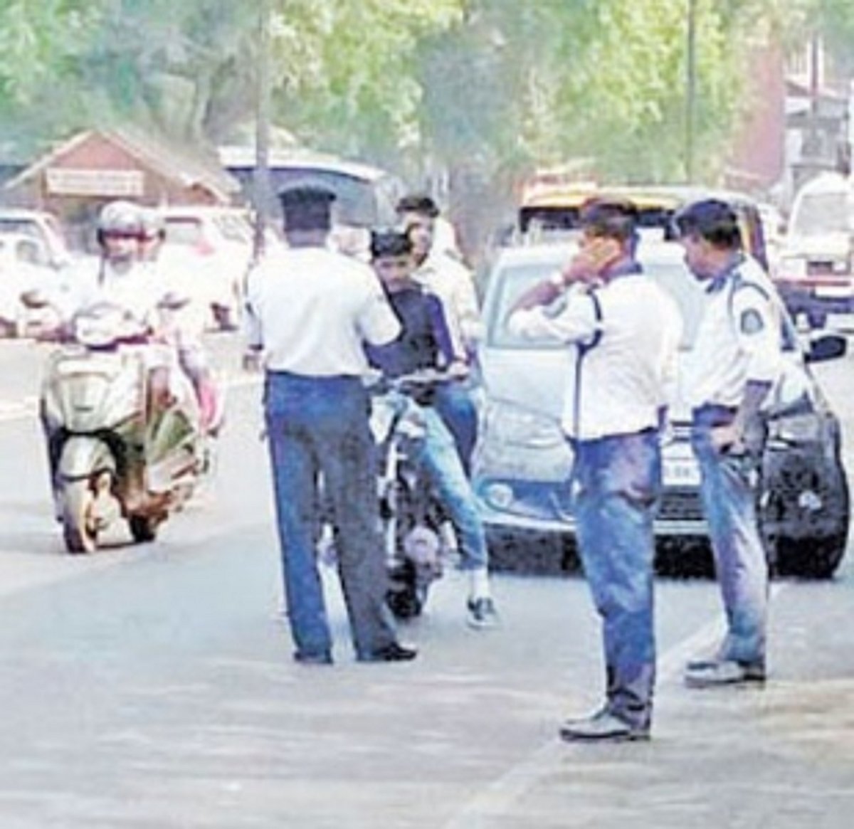 Traffic cops selective in implying the rules