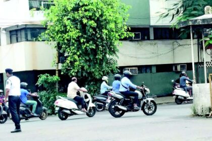 Traffic cops working in trying conditions