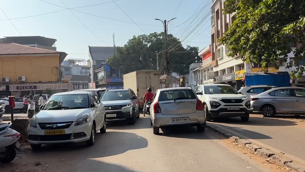 Traffic goes into a tizzy, as Smart city digs the hell out of people’s patience