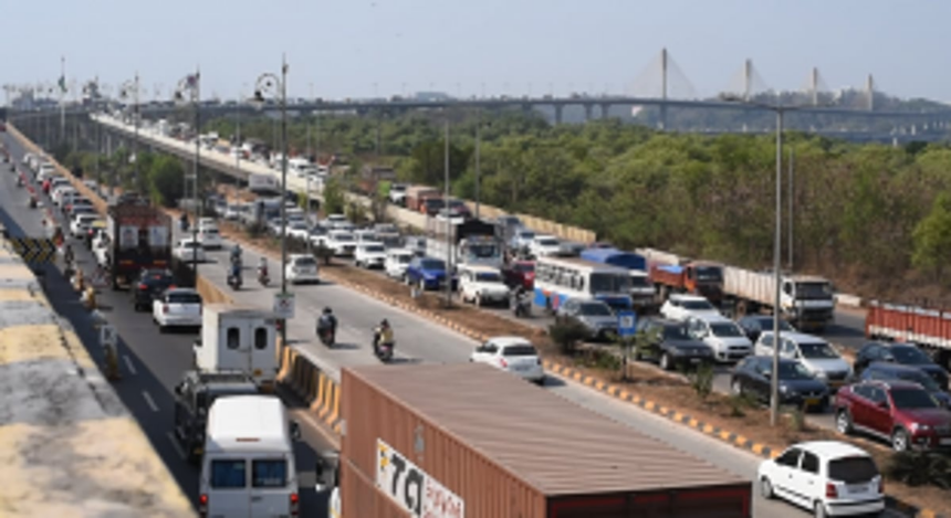 Traffic jam at Merces junction, no traffic police at the spot 1 Traffic jam at Merces junction, no traffic police at the spot