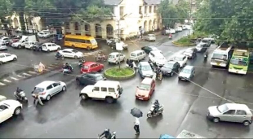 Traffic jams on Thursday as people, vehicles queue up at Vasco markets