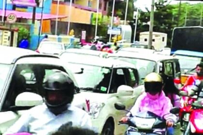 Traffic logjam at  Navelim junction leaves locals fuming