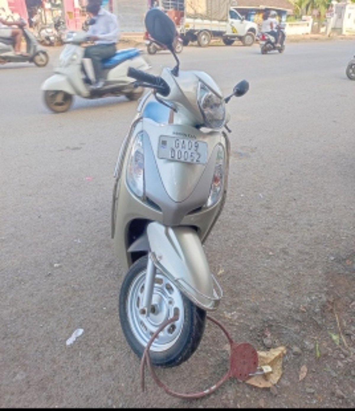 Traffic police act tough, start clamping of vehicles, imposing fines at Tilamol junction