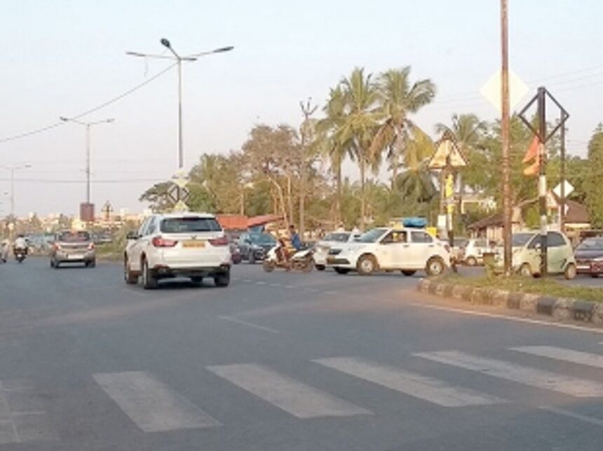 Traffic signal needed at Bogmalo Junction