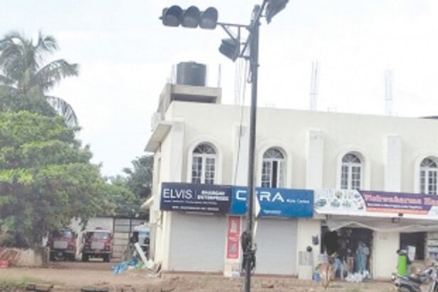 Traffic signal not functioning for over 3 months at NSD junction