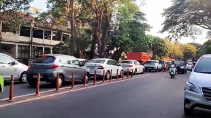 Traffic slowdown near Kala Academy to Balbhavan stretch following two minor accidents