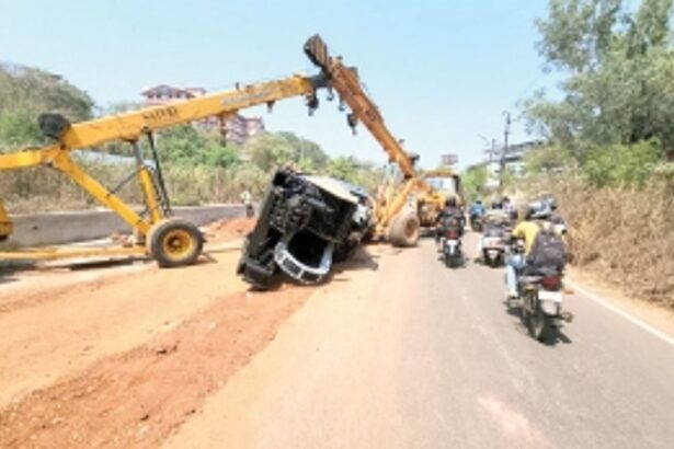 Traffic snarl near St Xavier’s College after pipeline drilling machine overturns