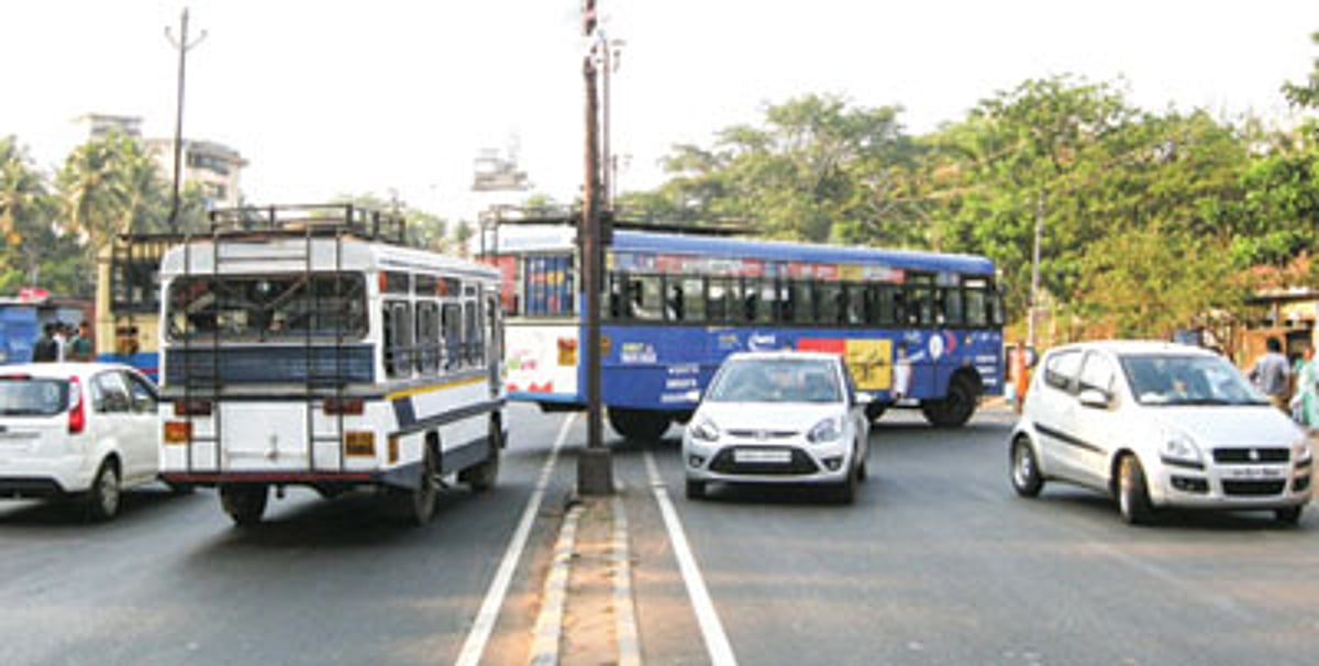 Traffic snarls at the KTC Bus Stand junction close to the new Collectorate building.