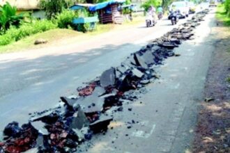 Traffic snarls caused by road digging for laying power cables throws  life out of gear at Shiroda