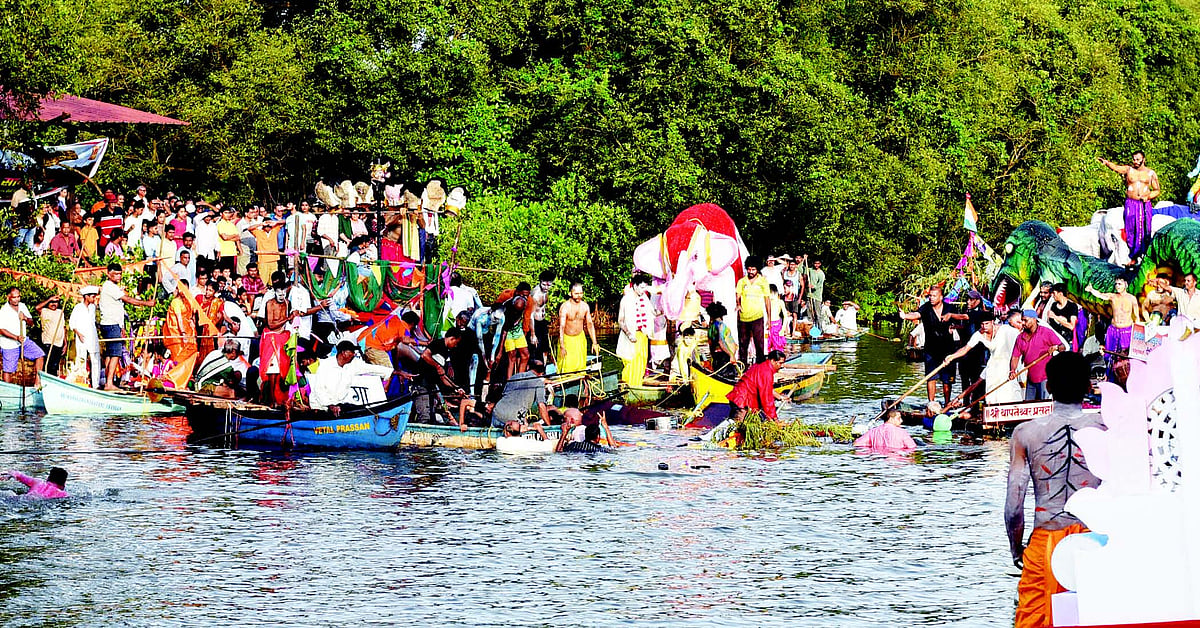 Tragedy averted as Sangod float boat capsizes at Cumbharjua