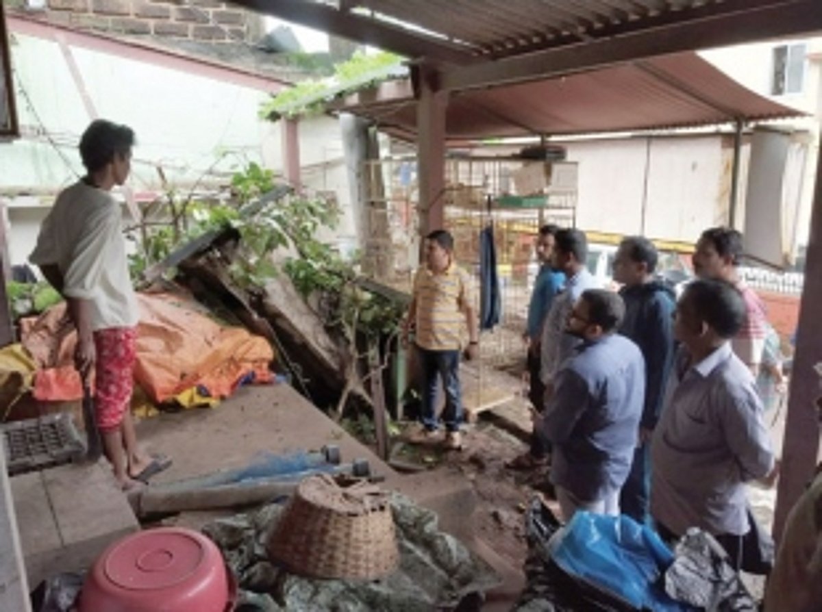 Tragedy averted as concrete slab gives way in Sanguem market