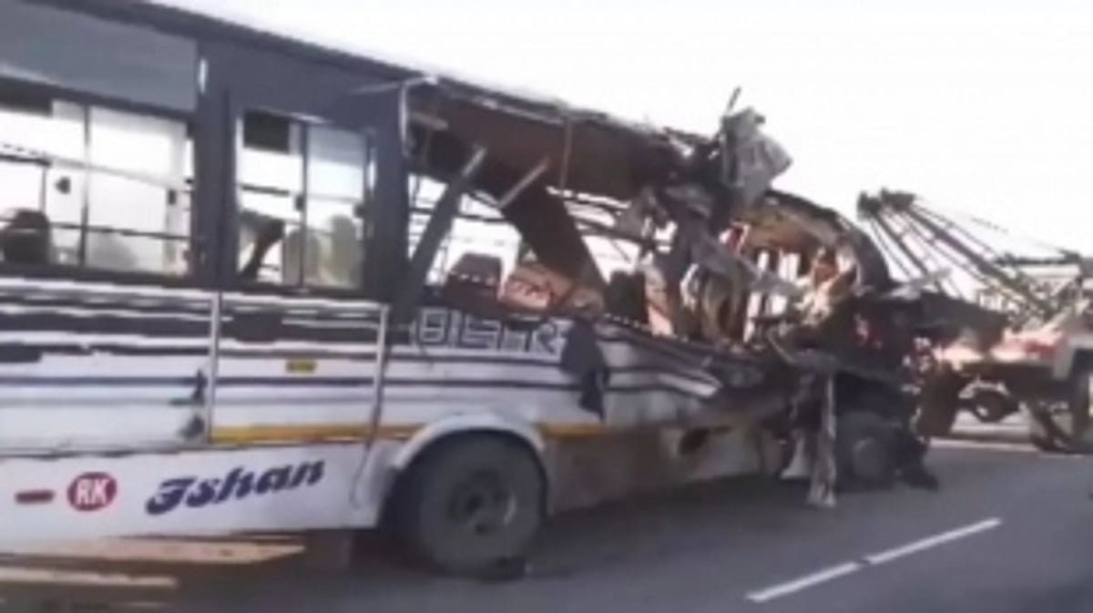 Tragic Collision Between a Bus & Truck in Assam Claims 14 Lives, Leaves 27 Injured.