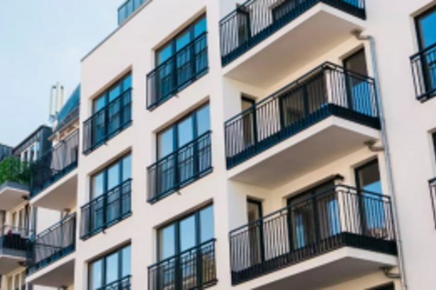 Tragic Death in Bengaluru as Woman Falls from Fifth-Floor Apartment While Cleaning Window