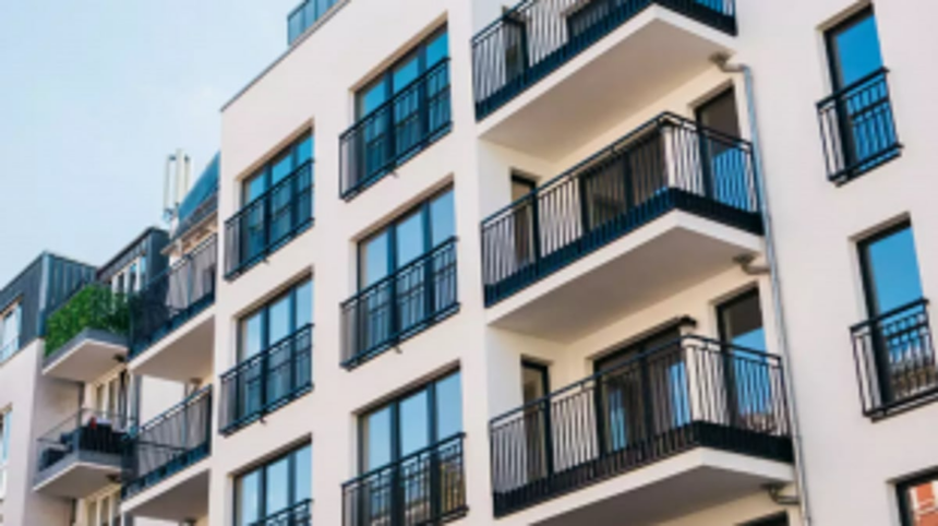 Tragic Death in Bengaluru as Woman Falls from Fifth-Floor Apartment While Cleaning Window