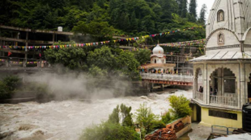 Tragic Discovery in Manikaran: Unidentified Couple Found Dead, Suicide Suspected in Himachal Pradesh