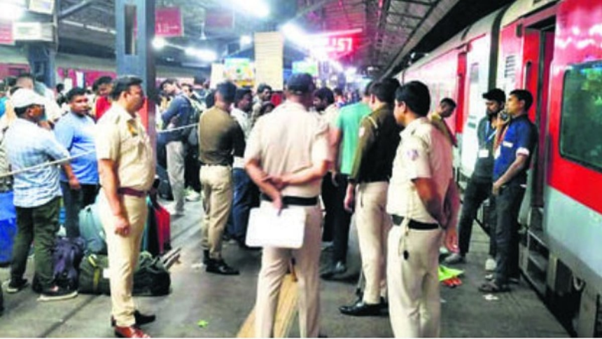 Train Delays Cause Heavy Rush at New Delhi Railway Station, No Stampede Reported