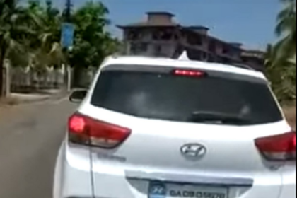 Transport Dept to penalise car driver for failing to give way to ambulance