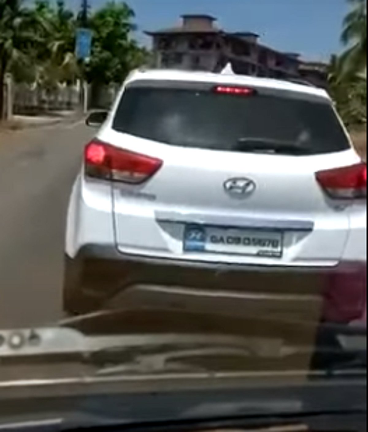 Transport Dept to penalise car driver for failing to give way to ambulance