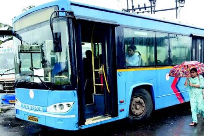 Travelling on the Vasco-Margao KTC shuttle?
Don’t forget your umbrella if you want to stay dry