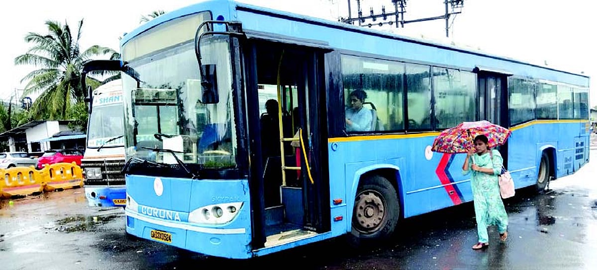 Travelling on the Vasco-Margao KTC shuttle?
Don’t forget your umbrella if you want to stay dry