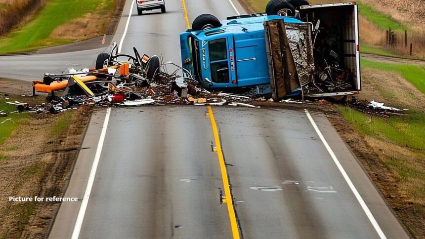 Truck Overturns in Manaswada, Kundaim; Locals Renew Road Safety Demands 1 Truck Overturns in Manaswada, Kundaim; Locals Renew Road Safety Demands