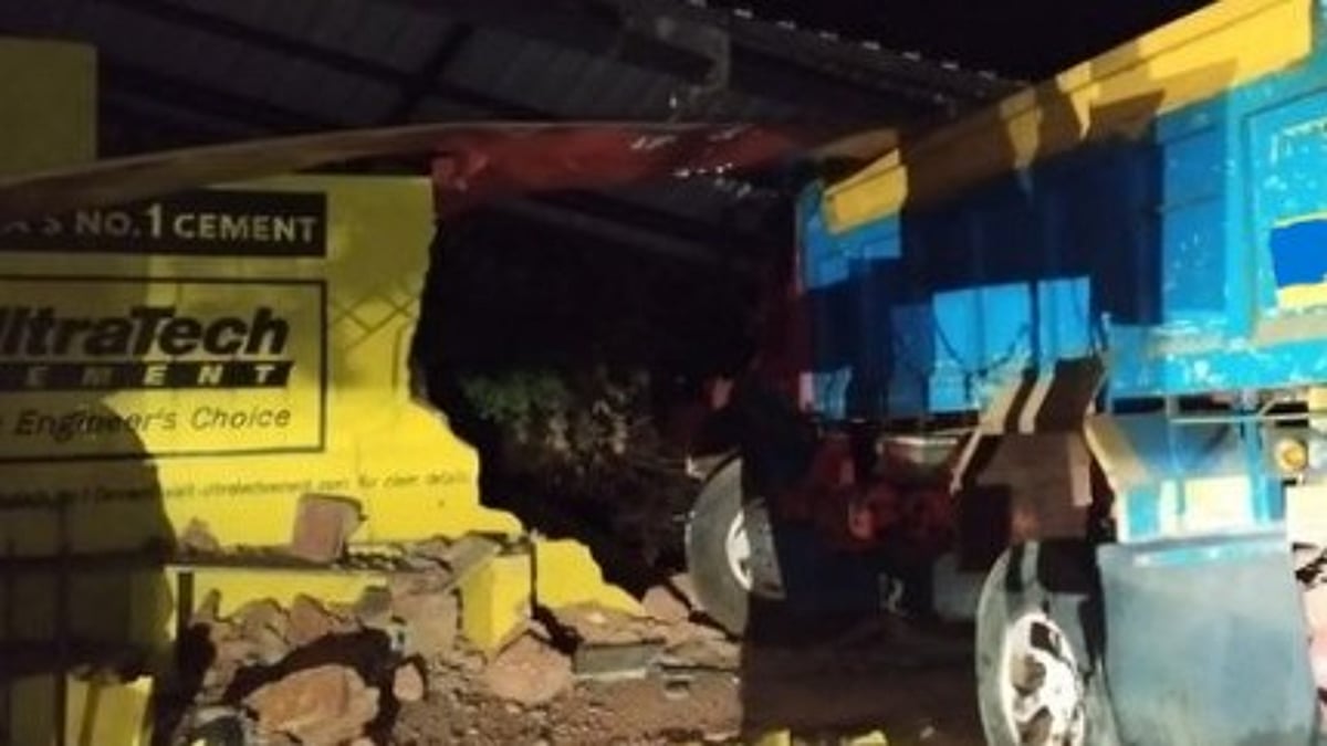 Truck Race Leads to Accident at Karapur-Bicholim, Injuring Two-Wheeler Rider and Damaging Bus Stop