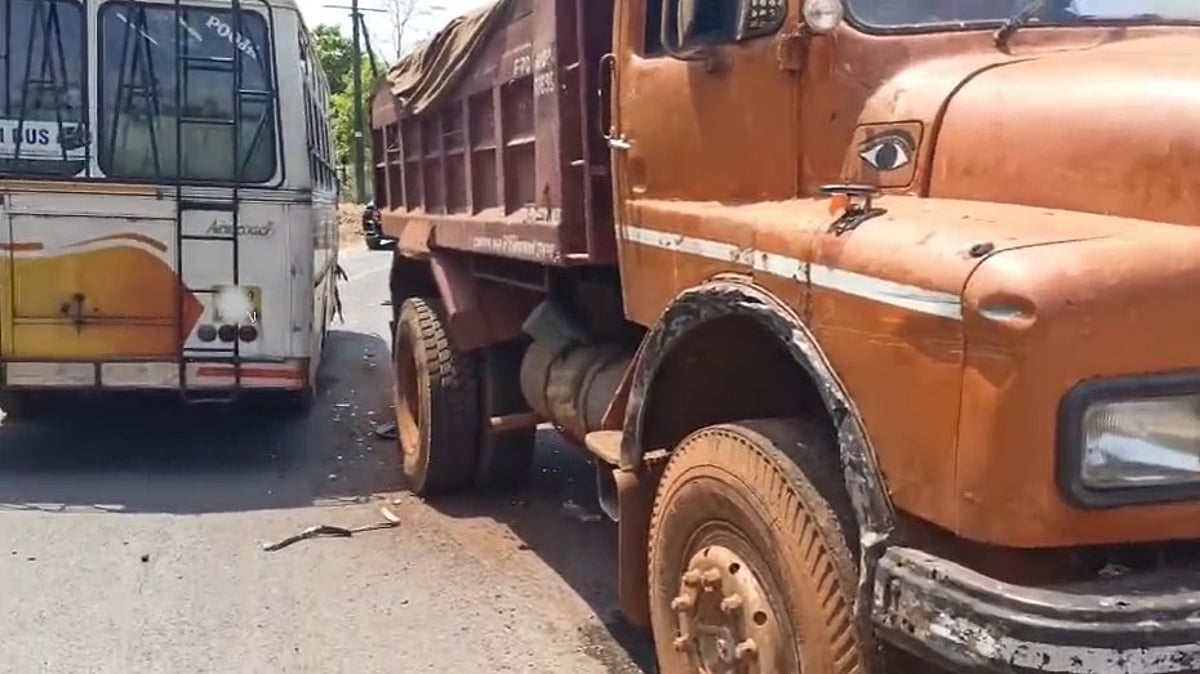 Truck and Bus Involved in Minor Accident Near Teacher Colony, Quepem