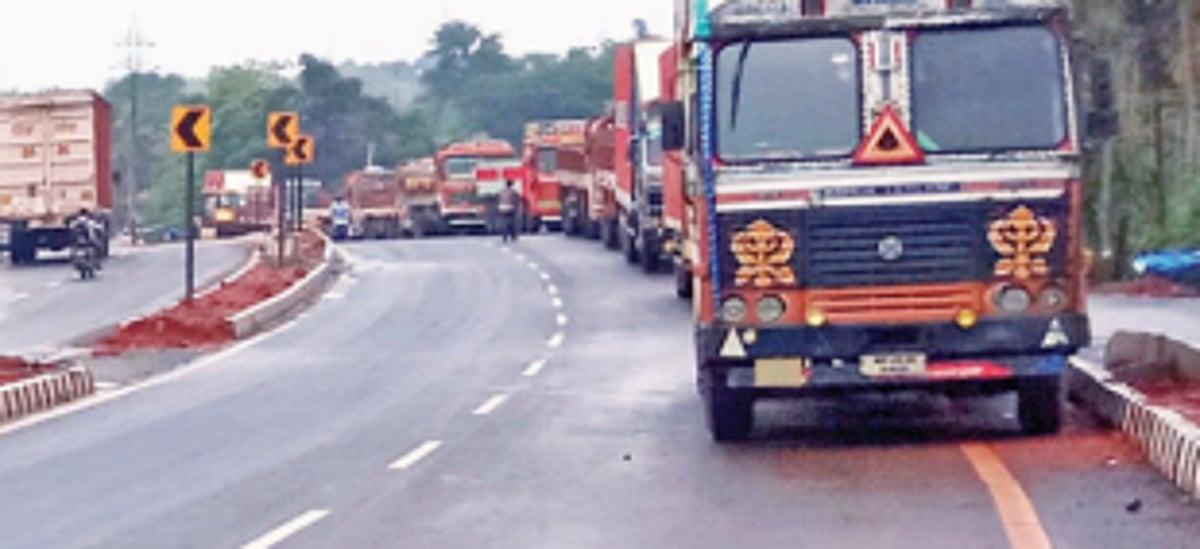 Truck parking turns Ponda bypasses accident-prone