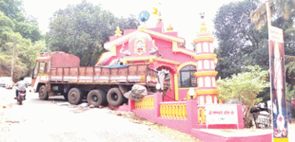 Truck rams into Verem temple